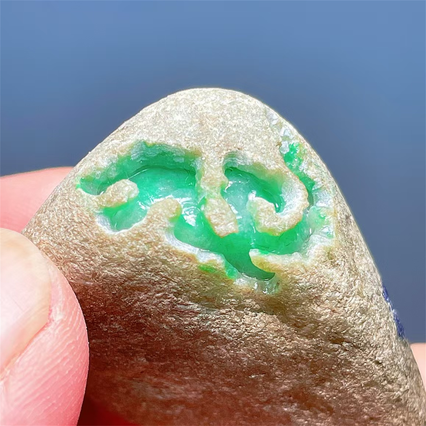 缅甸后江老坑翡翠原石重44克