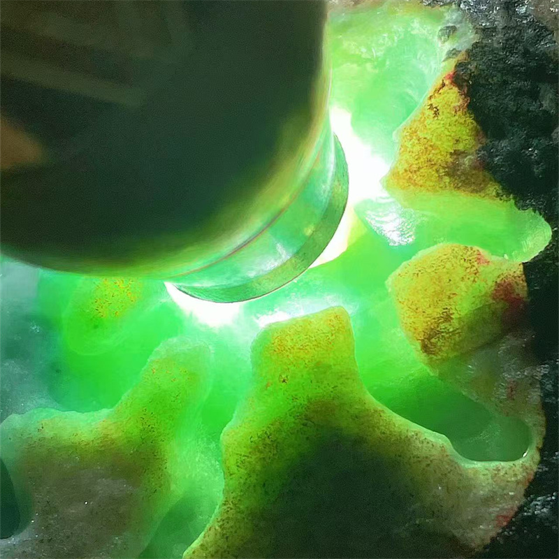 缅甸天然翡翠原石手镯料