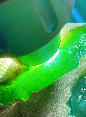 A86000 精品缅甸天然翡翠原石老坑后江场口色料戒面料  重40克