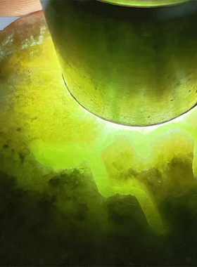 A82068 缅甸天然翡翠原石木那场口开窗牌子料 重478克