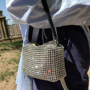 公司单~懂的~包包女包水钻包满钻钻石包手提链条小包腋下包斜跨包