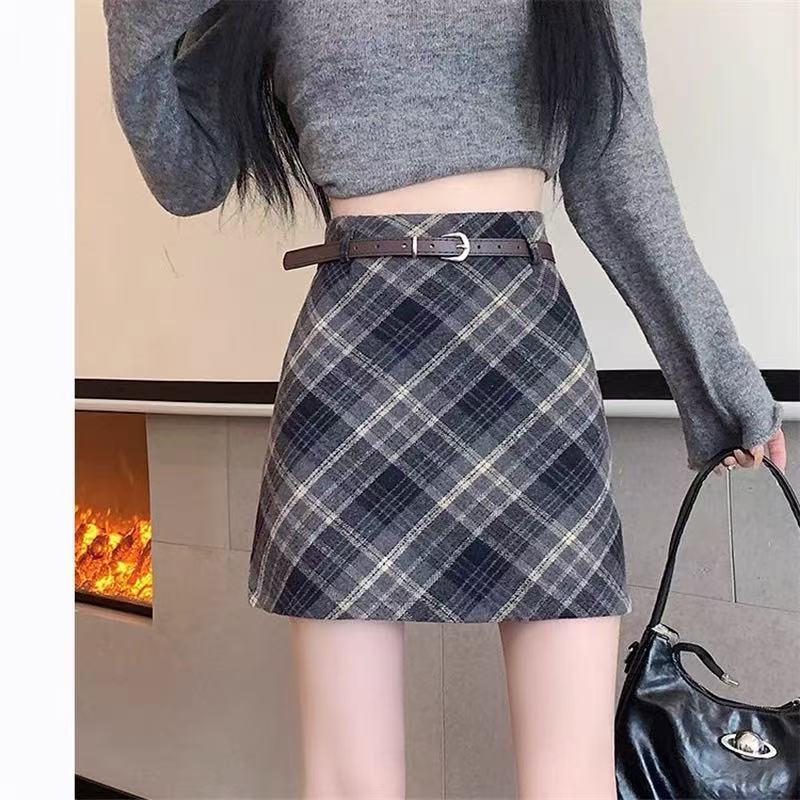 毛呢格子半身裙女秋冬款2025新款复古高腰包臀裙防走光a字短裙子