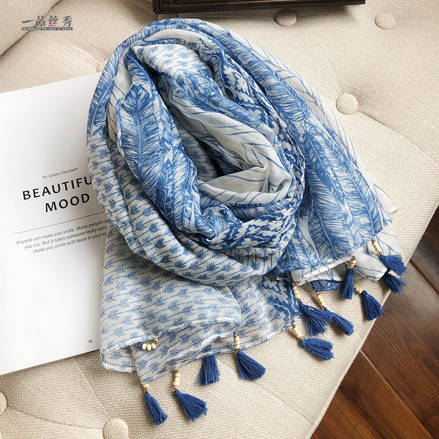 串珠流苏蓝色青花棉麻冬季围巾女民族风旅游拍照大披肩丝巾两用
