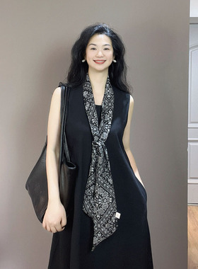 黑色腰果碎花长条真丝丝巾女士100%桑蚕丝高级感港风系脖飘带围巾