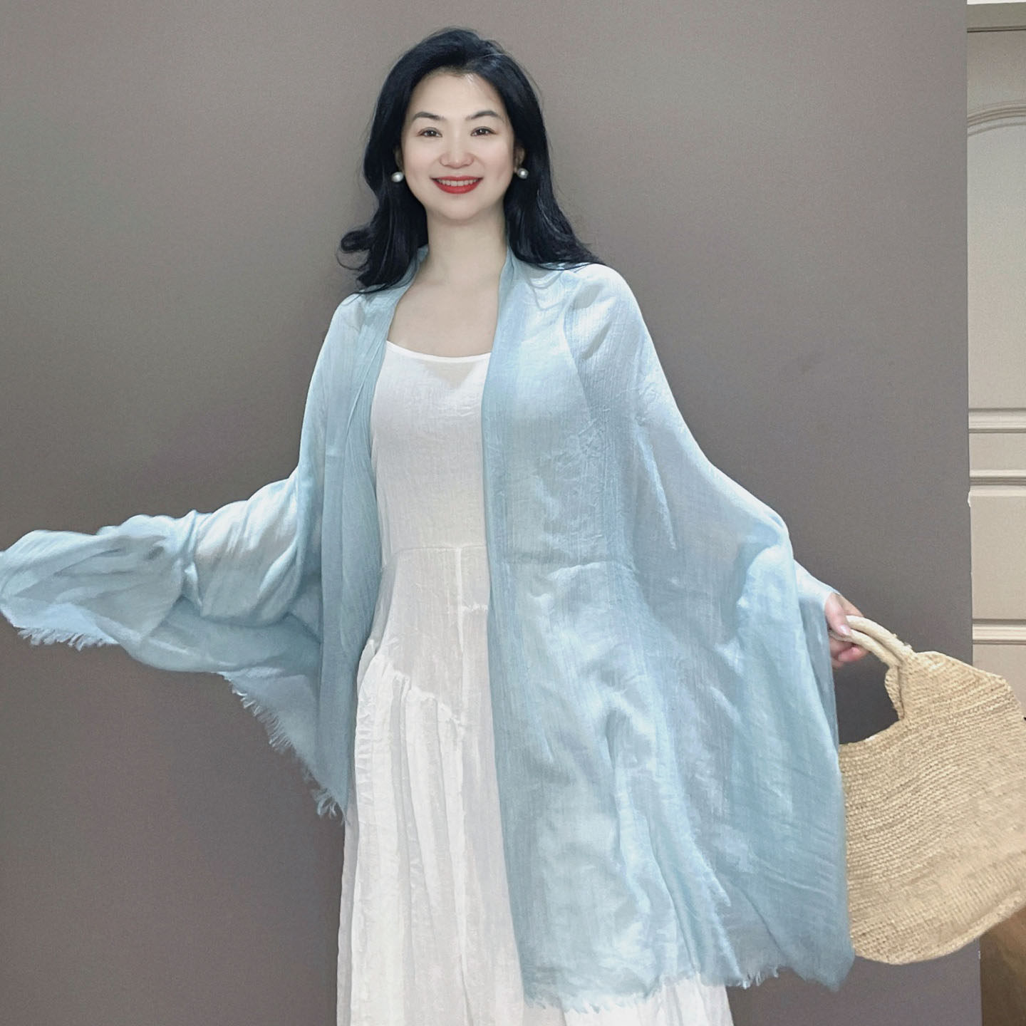 豆青色棉麻围巾防晒披肩外搭女2026新款夏季薄款配裙子纯色丝巾
