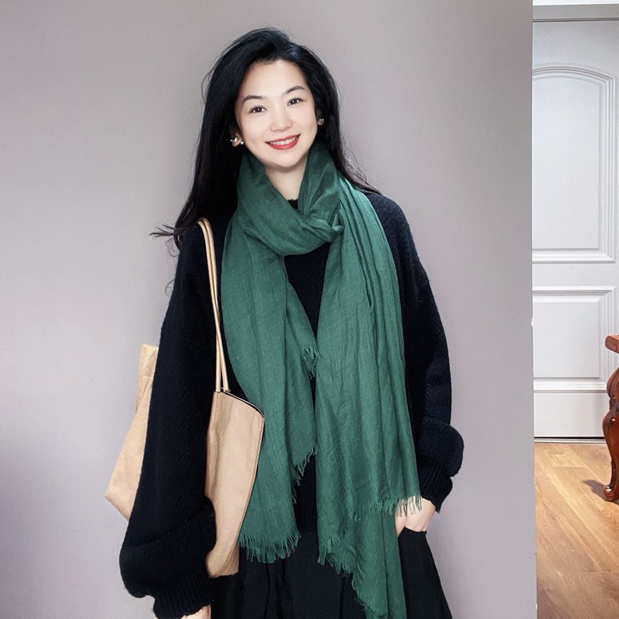 墨绿色棉麻围巾女春秋薄款纯色文艺显白高级感冬季保暖防寒围脖