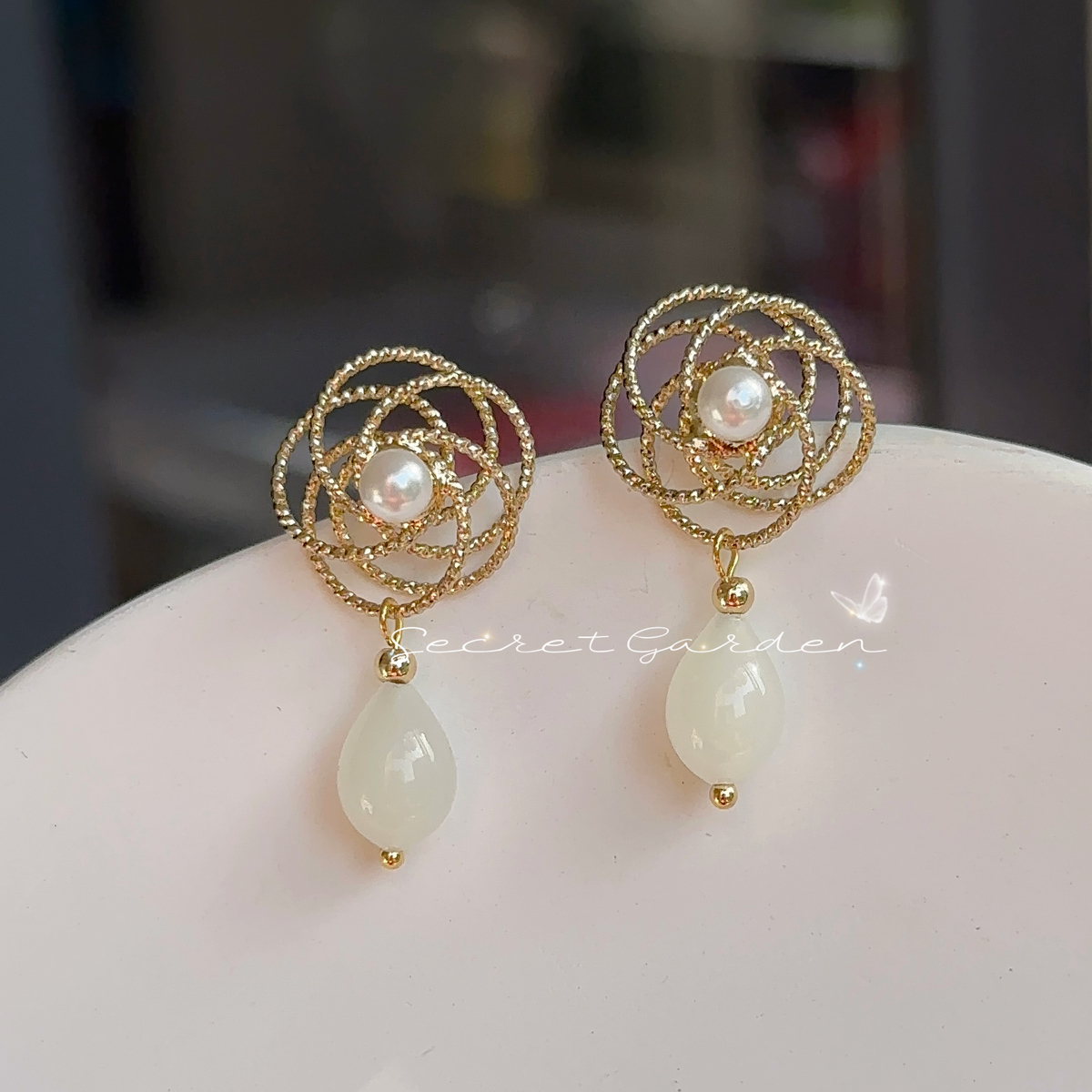 石头的日记 温柔古典立体感铜镀金花朵玉质感古法琉璃水滴耳环