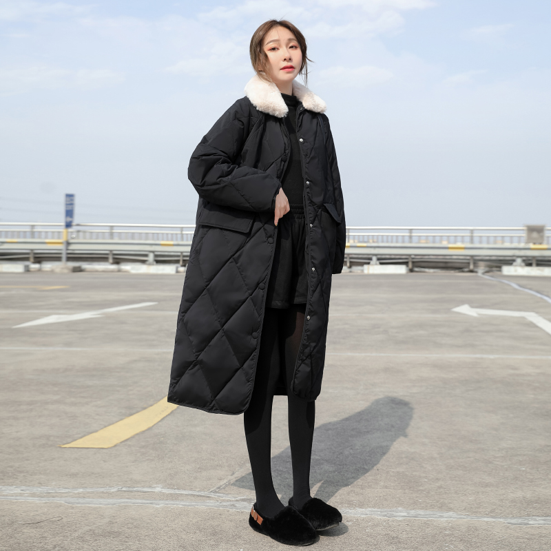 MILA丨菱形格羽绒服中长款2025冬新款毛领宽松显瘦白鸭绒过膝外套