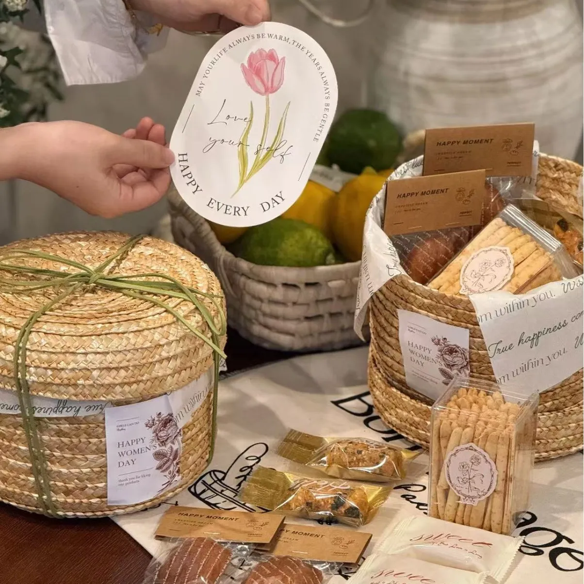 2025高端结婚酒店包装盒子礼盒端喜糖盒手提麦草盒编织伴娘喜糖盒