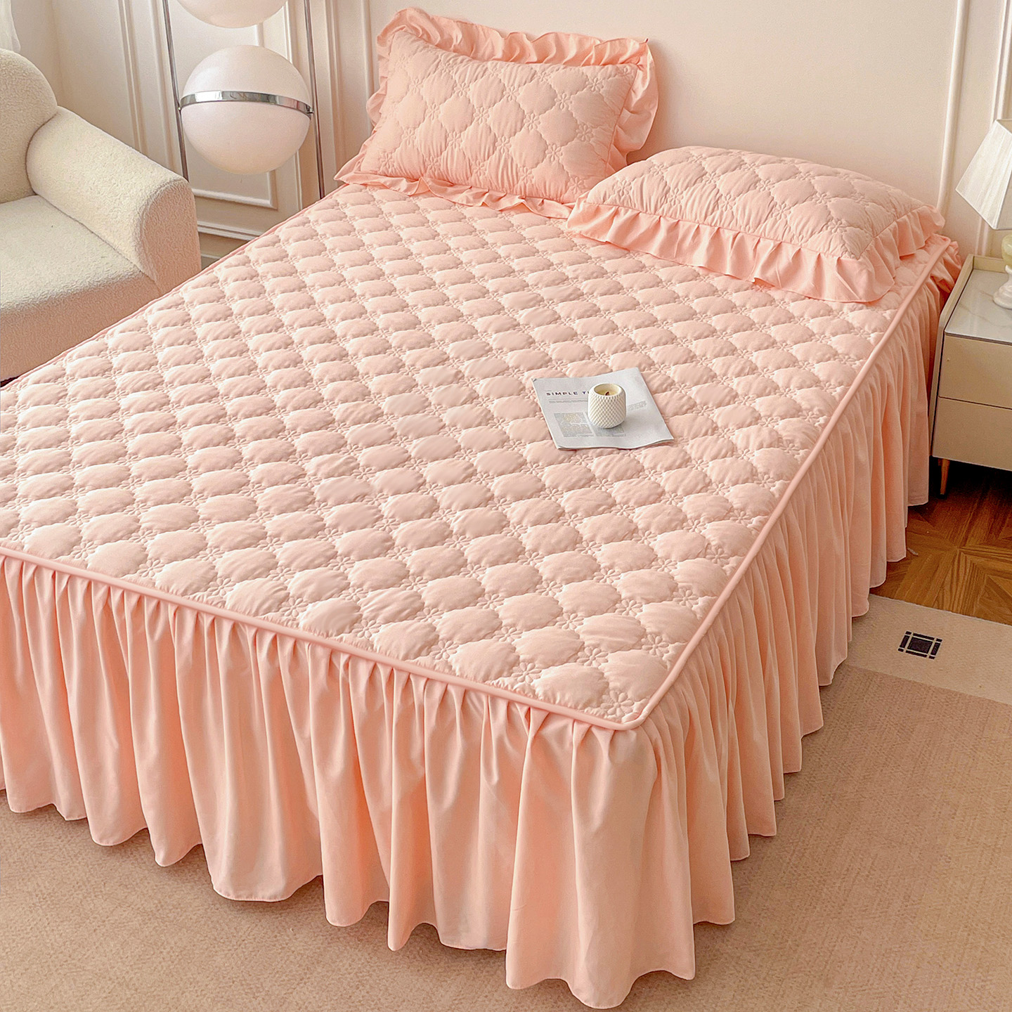 2025新款亲肤化纤面料花边夹棉床裙