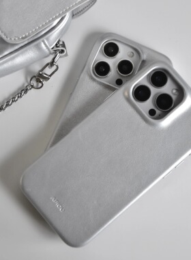 APIOU 原创设计银色皮革Magsafe磁吸手机壳适用iPhone15Pro防摔全包保护壳(不带卡夹)