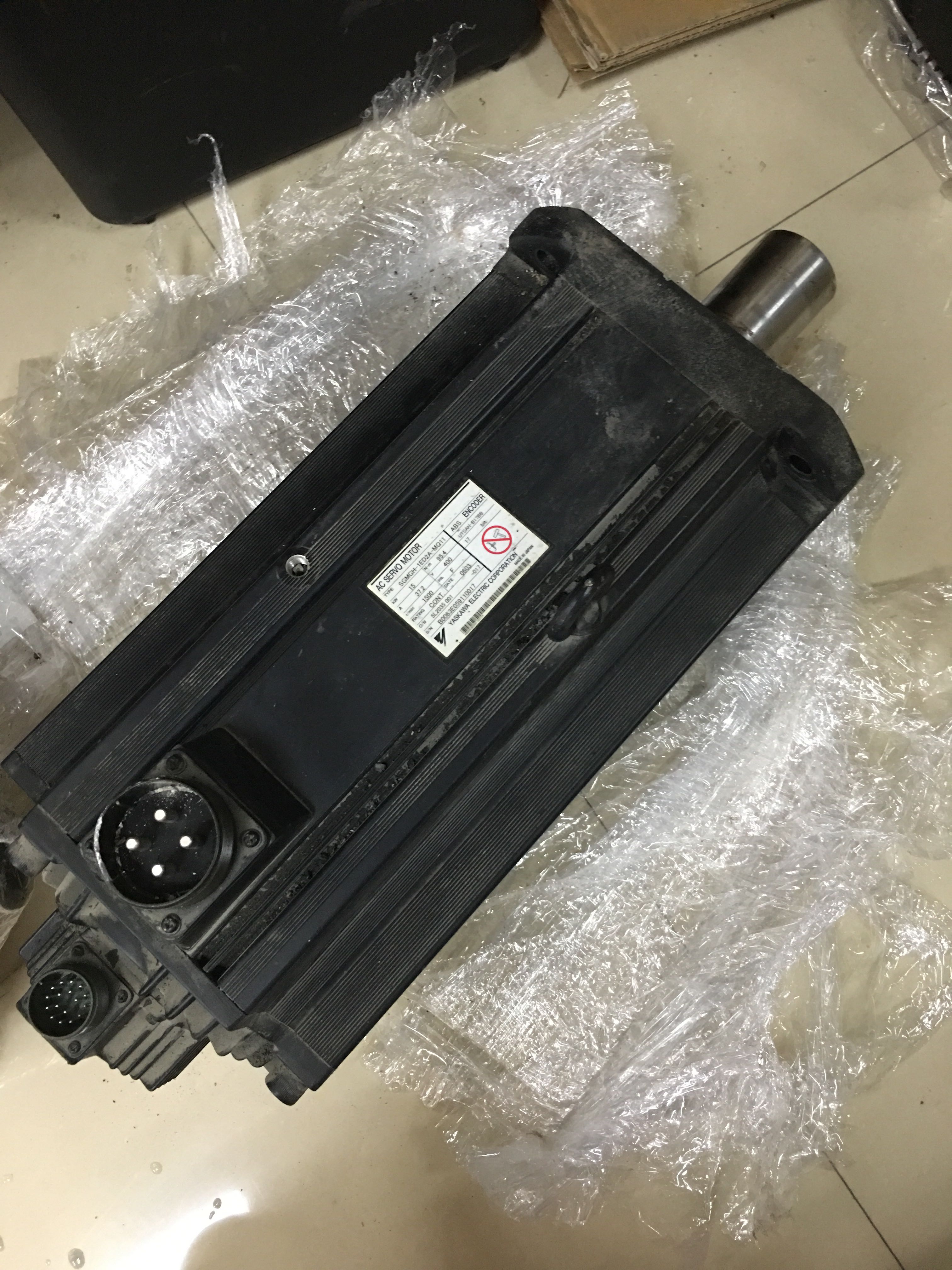 安川电机 SGMGH-1EDCA61 包好15KW 马达380V编码器UTSIH-B17CK