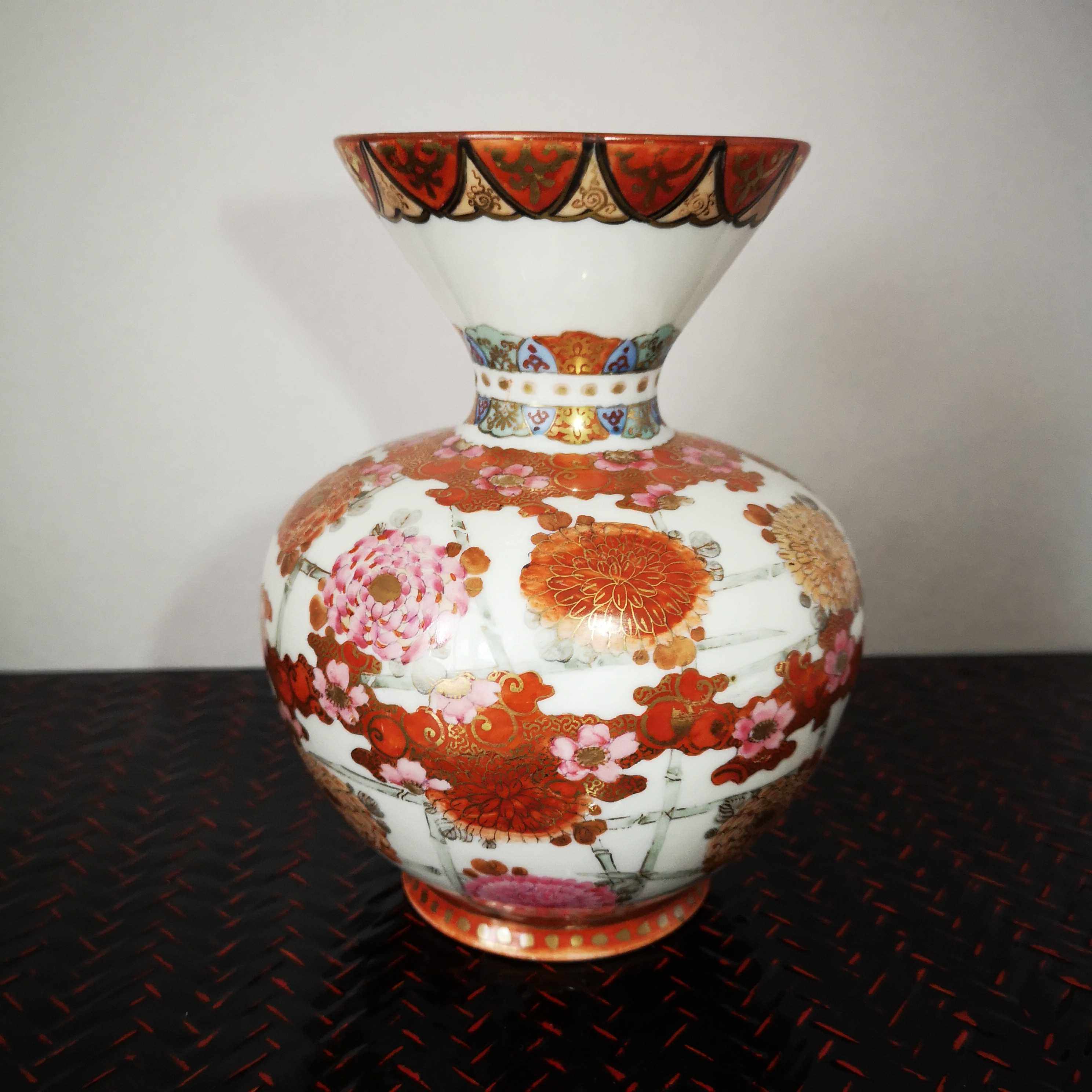 日本九谷加賀錦埜製明治描金粉彩花瓶摆件特价包邮15.5cm瑕疵品