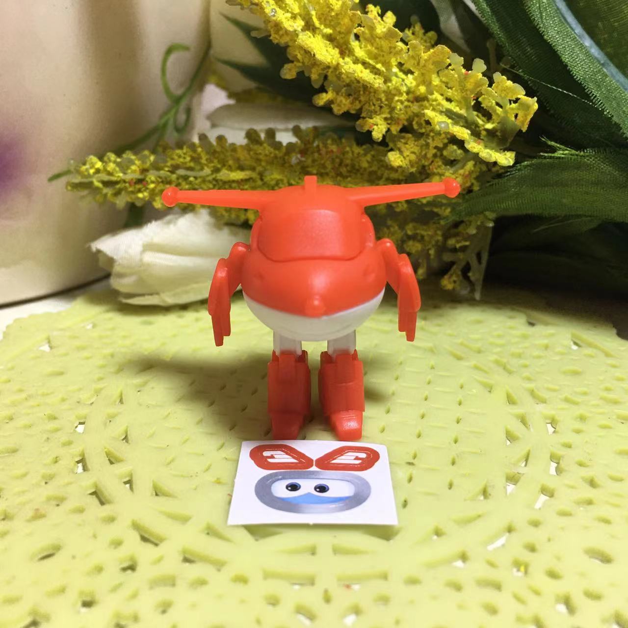 超级飞侠健达奇趣蛋拆出的小玩具乐迪小爱金小子摆件