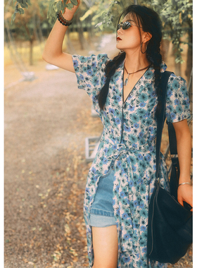 threeday复古v领收腰连衣裙女夏泡泡袖收腰超长款碎花a字外套