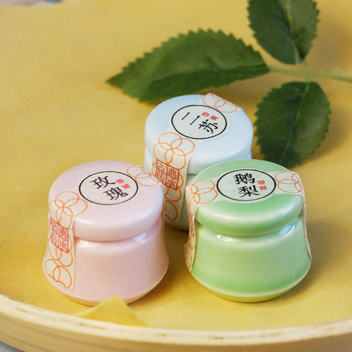 古风固体香膏瓷瓶鹅梨帐二苏旧局