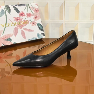 4460/3CM胎牛皮断码撤柜清仓处理春季透气尖头浅口细跟高跟鞋民族