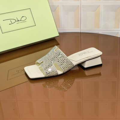 AT12/4CM清仓撤柜断码处理时尚百搭夏季外穿厚底防滑粗跟一字凉拖