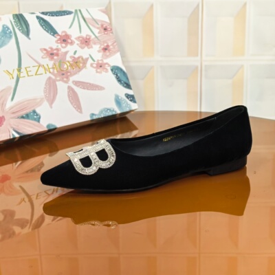 2431/2CM丝绒断码撤柜清仓处理尖头舒适平跟水钻休闲单鞋女欧美风