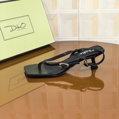 6962/4CM羊皮清仓撤柜断码处理新款夏季水钻方头坡跟高跟时尚外穿