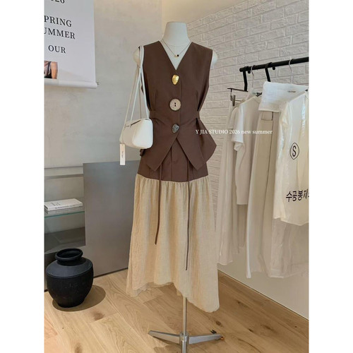 Y.JIA伊嘉法式气质复古艺术感收腰马甲上衣+拼接垂坠感半身裙套装