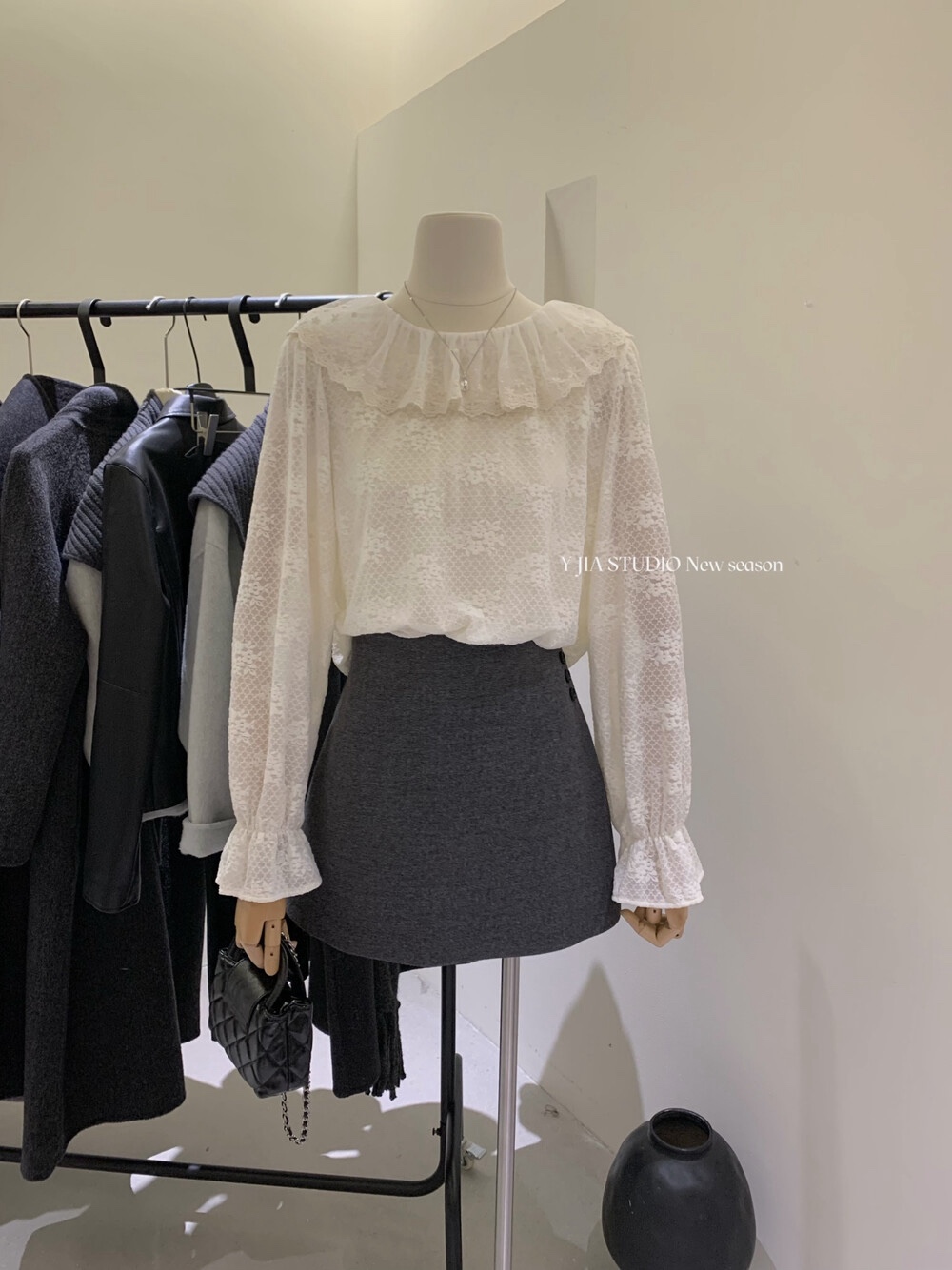 Y.JIA 伊嘉法式复古气质蕾丝花边百搭小衫女秋冬减龄荷叶边打底衫