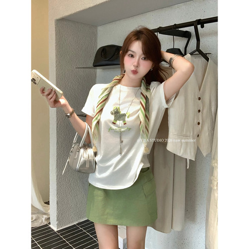 Y.JIA 伊嘉夏季新款韩版小马刺绣百搭减龄T恤+高腰显瘦半身裙套装