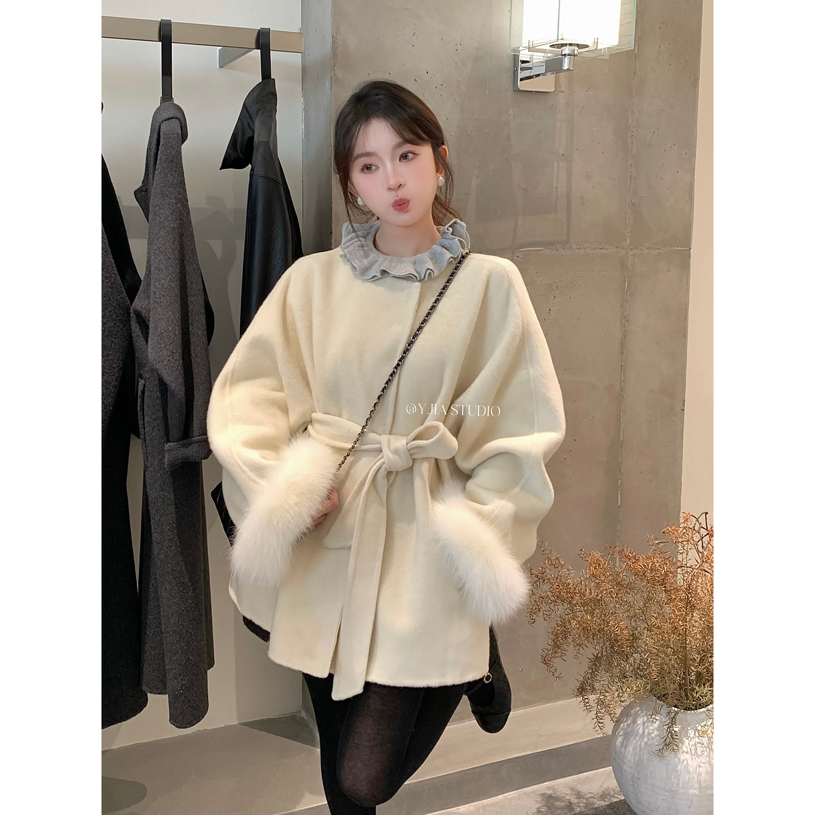 Y.JIA 伊嘉法式千金风高级感中长款系腰带斗篷狐狸毛羊毛大衣外套,女装/女士精品,羽绒服,淘宝优惠券,粉丝福利购,淘宝优惠卷