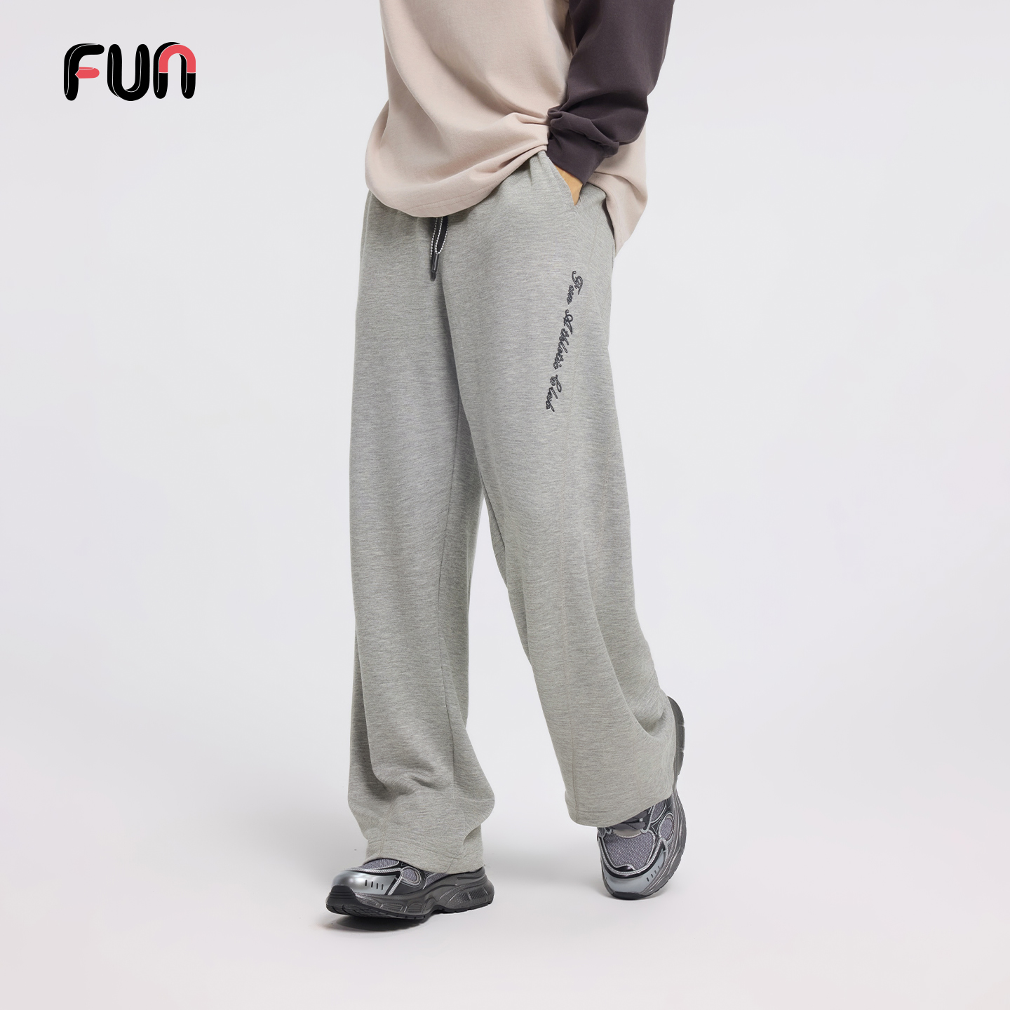Fun2025秋季字母刺绣运动裤子男宽松舒适休闲直筒裤腰间抽绳长裤