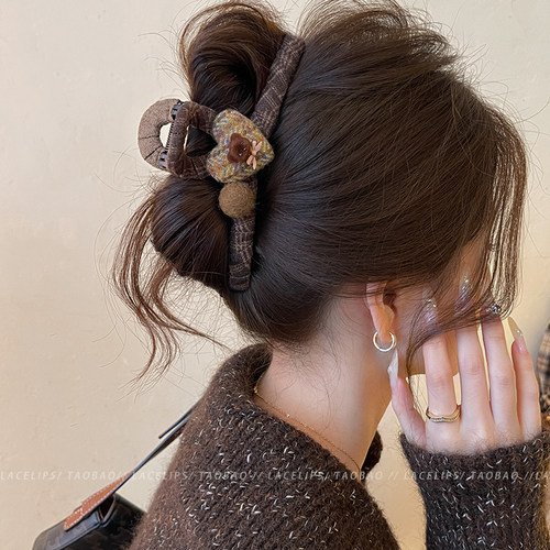 秋冬复古小熊爱心咖色格纹抓夹