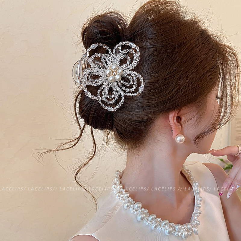 温婉花事~抓夹女珍珠串珠花朵鲨鱼夹2026新款盘发夹高级感发饰春
