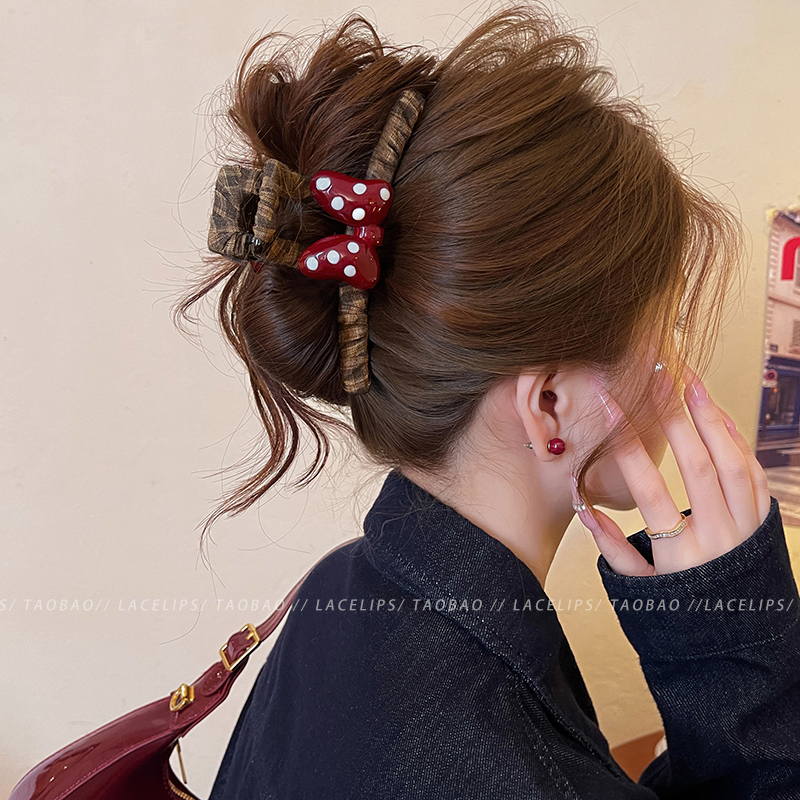 在逃公主~波点蝴蝶结头发抓夹女