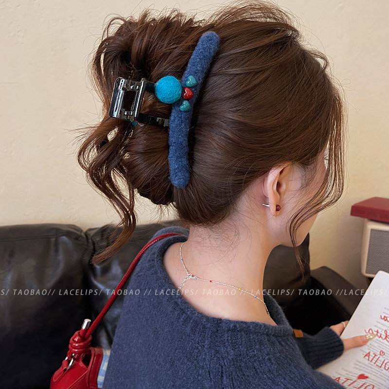 甜心欧尼~毛毡球爱心抓夹女