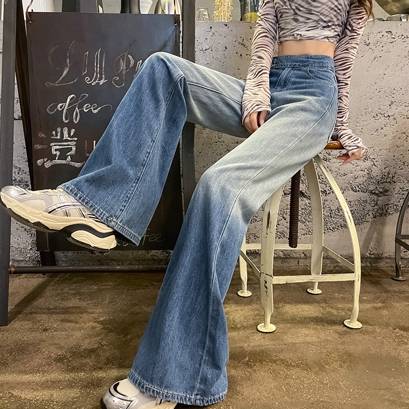 今年流行爆款渐变阔腿微喇牛仔裤