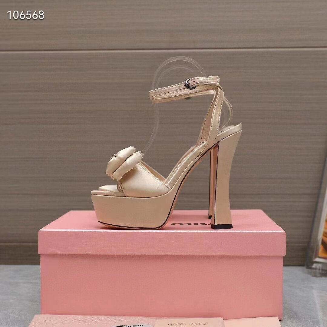 MU短靴平底新款上市结松糕甩卖软底精品0级结鞋女运动鞋春秋优质
