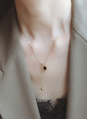 ZOXI法式高级感黑白双面项链女款2025新款抽拉锁骨链轻奢不掉色