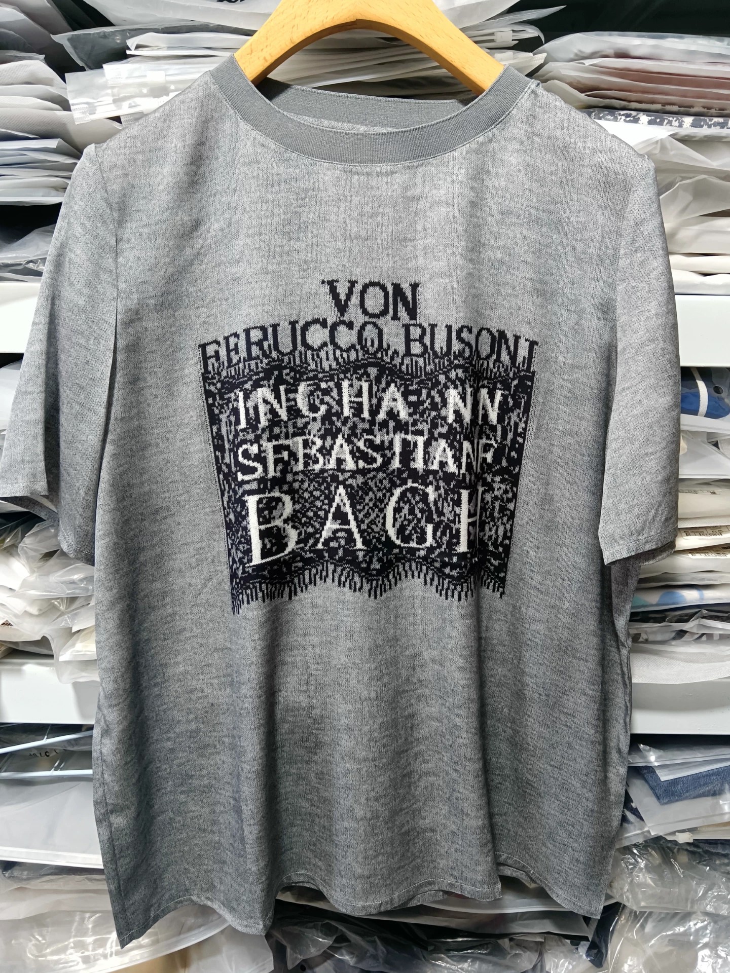 女士桑蚕丝真丝T恤短袖胸前字母印花设计宽松版