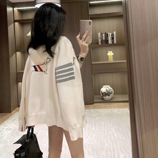 经典英伦风小狗TB连帽四条杠针织开衫女2026春季插兜休闲宽松外套