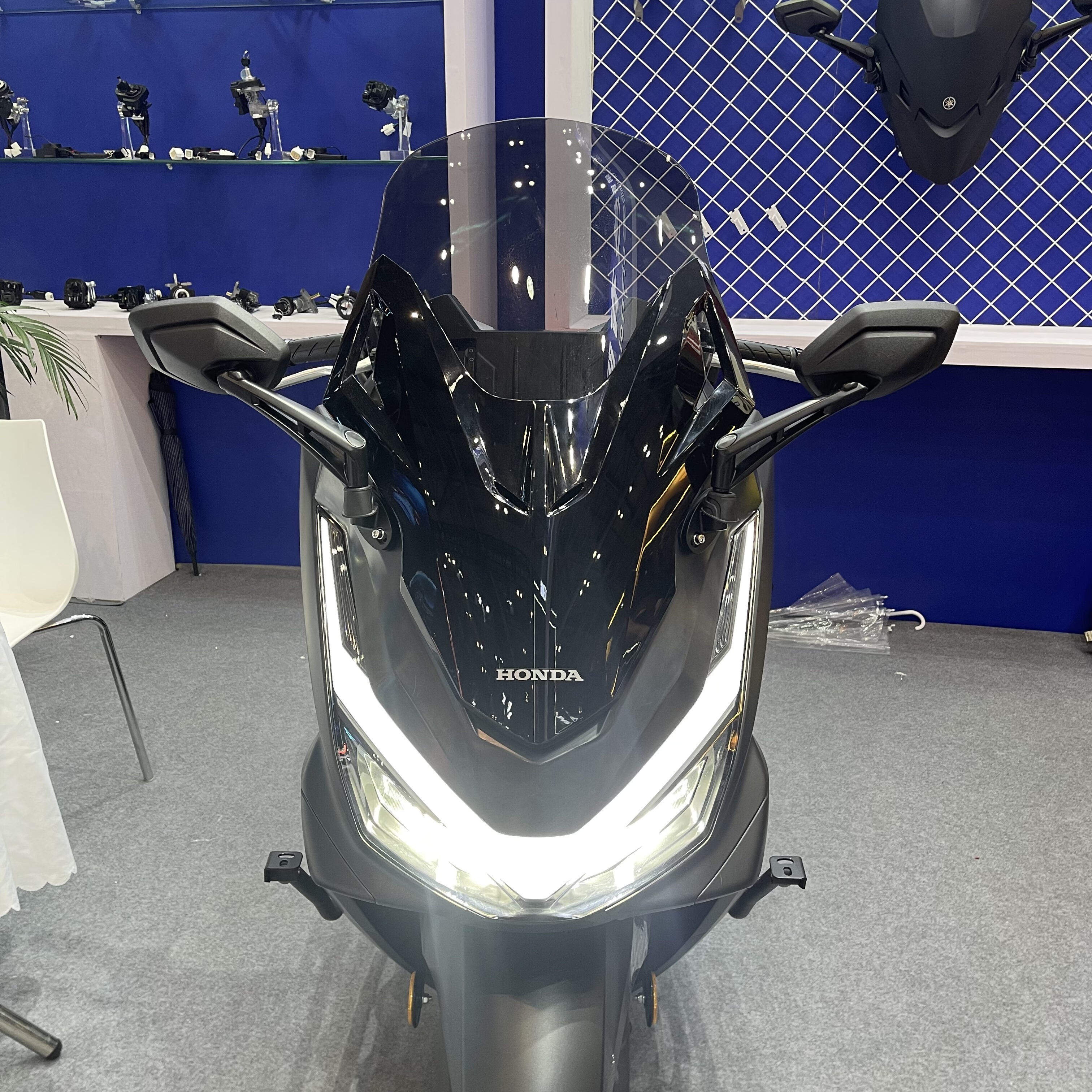25款PCX160改装电动升降风挡PCX160前电动升降挡风玻璃
