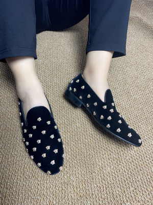 外贸新款韩版男士一脚蹬铆钉男鞋尖头丝绒夜店发型师个性鞋45、46