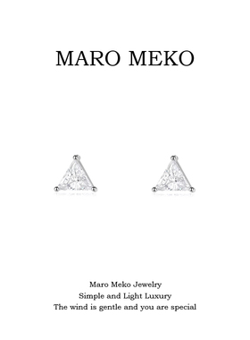 Maro Meko简约风锆石三角形小耳钉小巧精致日常通勤耳饰小耳夹女