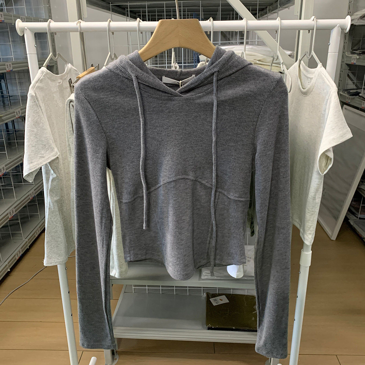 长袖t恤女初早秋季2024气质鱼骨美式修身连帽打底衫修身短款上衣,女装/女士精品,T恤,淘宝优惠券,粉丝福利购,淘宝优惠卷