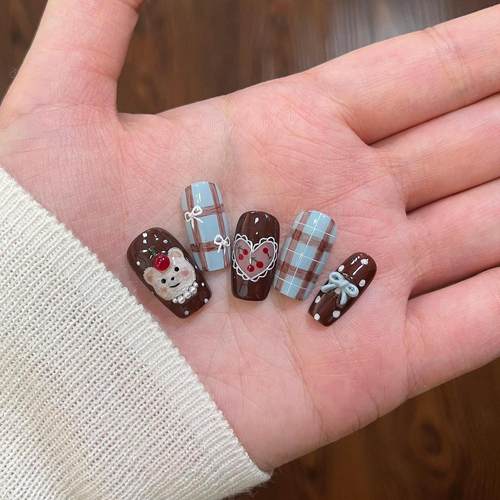 格纹樱桃小熊卡通穿戴甲