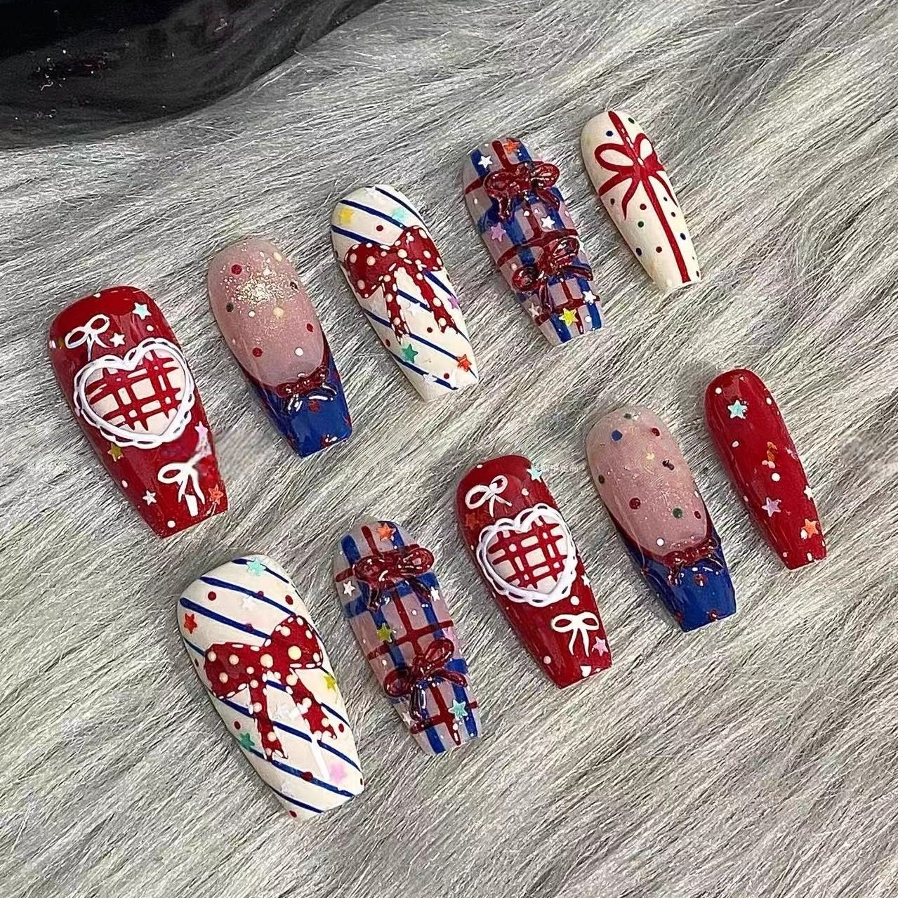 红色格纹新年穿戴甲美甲可拆