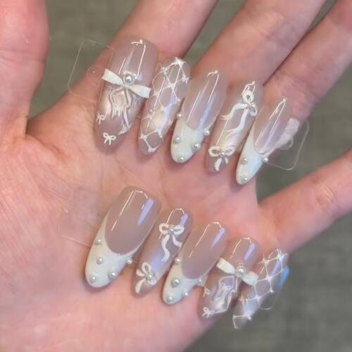 法式珍珠蝴蝶结高级穿戴甲