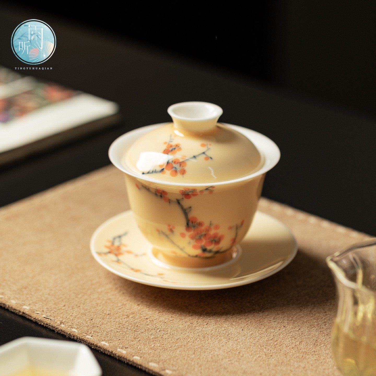 杏黄手绘梅花陶瓷盖碗家用大号三才盖碗薄胎高档功夫茶具简约