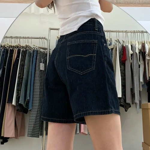 深蓝色直筒牛仔短裤女