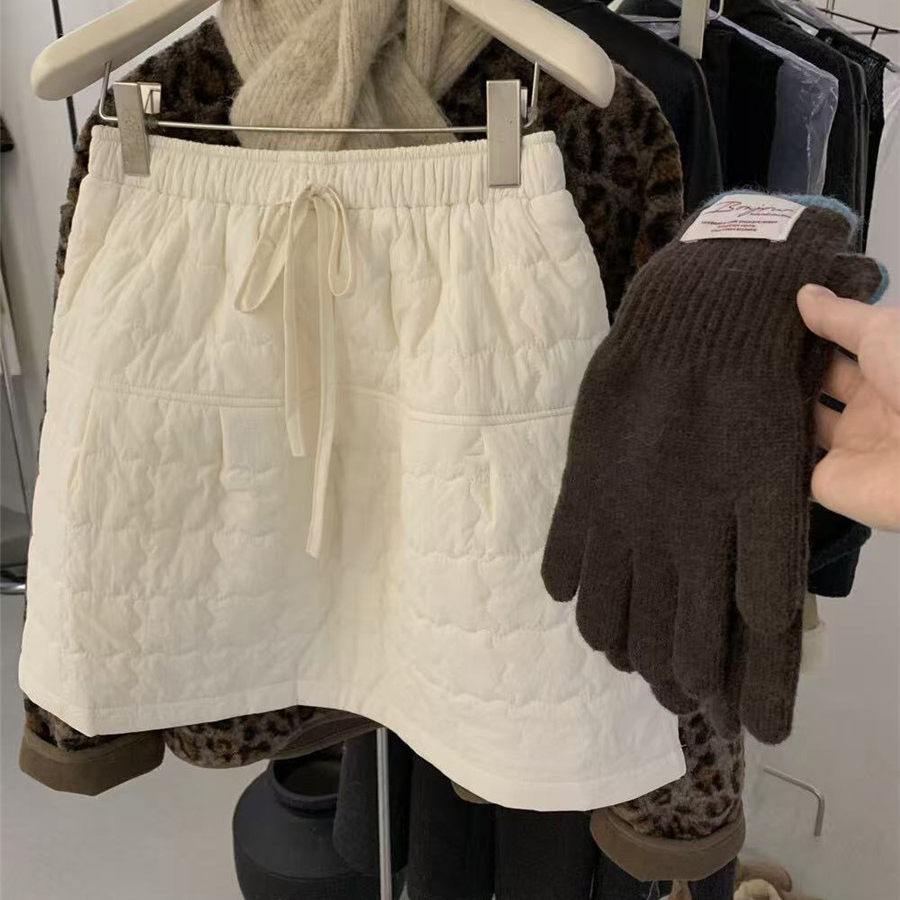 2025秋季黑色杏色夹棉抽绳短裙时尚防走光裙子遮肉A字裙潮流0057