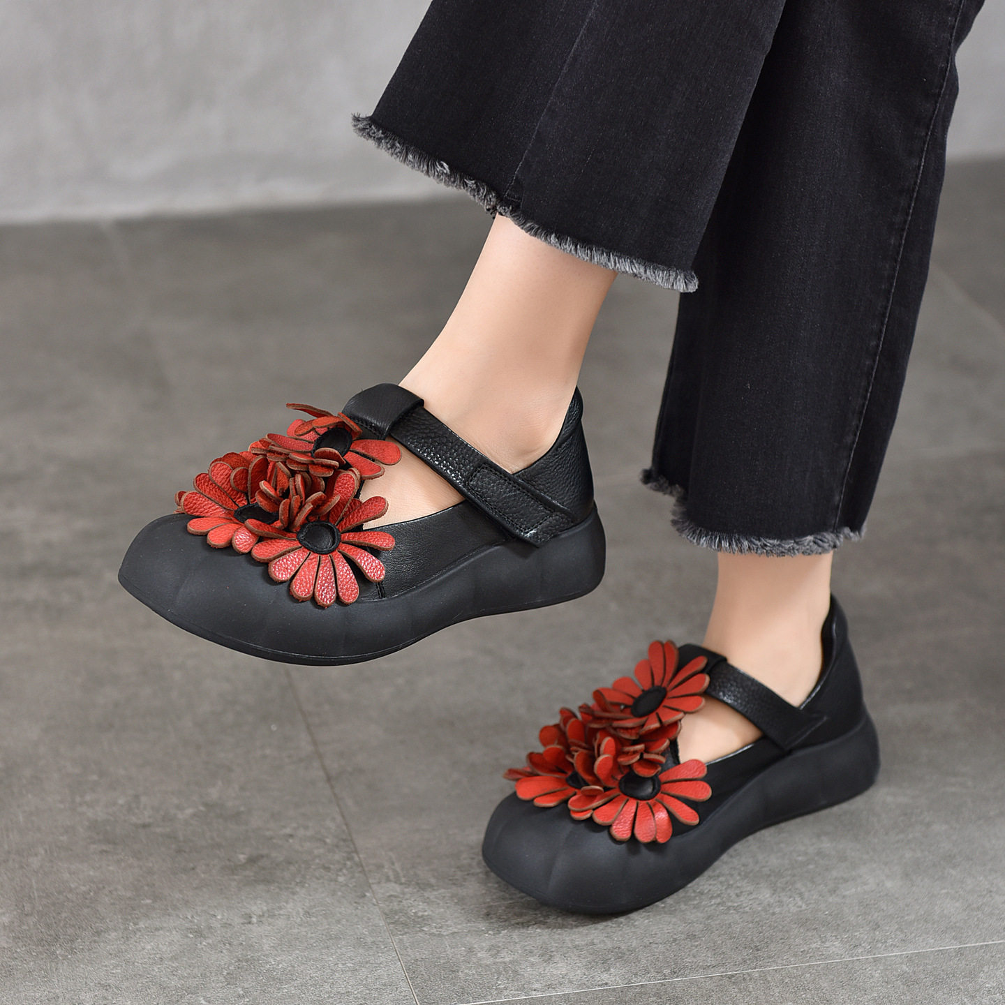 真皮复古时尚拼色花朵手工单鞋女2026春季新款头层牛皮魔术贴女鞋