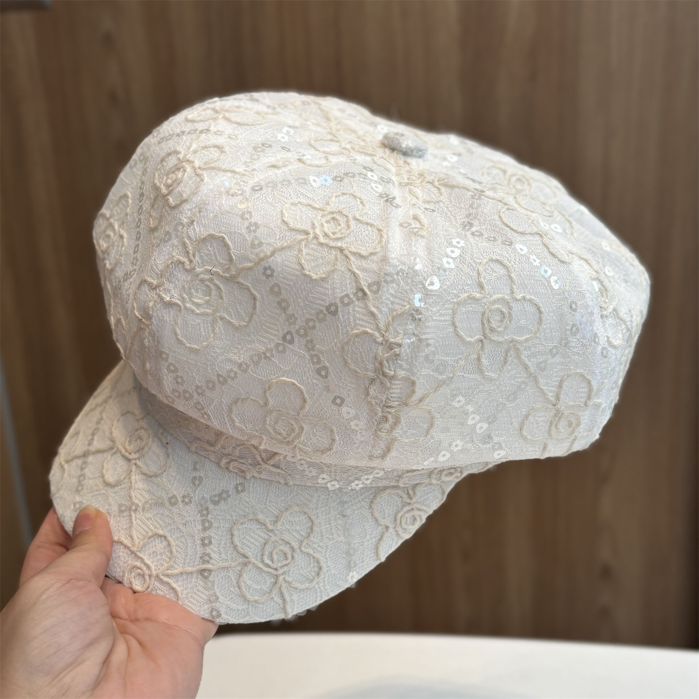 花朵刺绣亮片八角帽女夏季新款轻薄显脸小出游拍照百搭贝雷帽复古